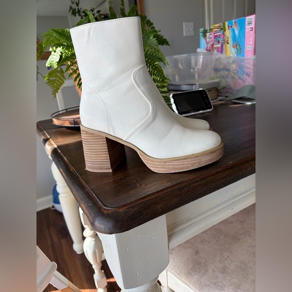 Altar'd State White Heeled Boots - Picture 1 of 6